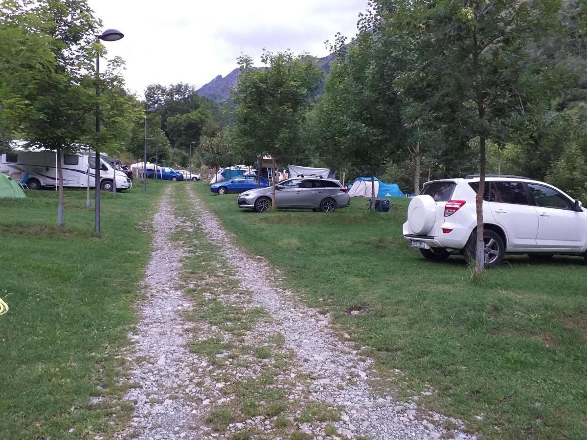 Camping Riu Gelat Hotel Espot Exterior photo